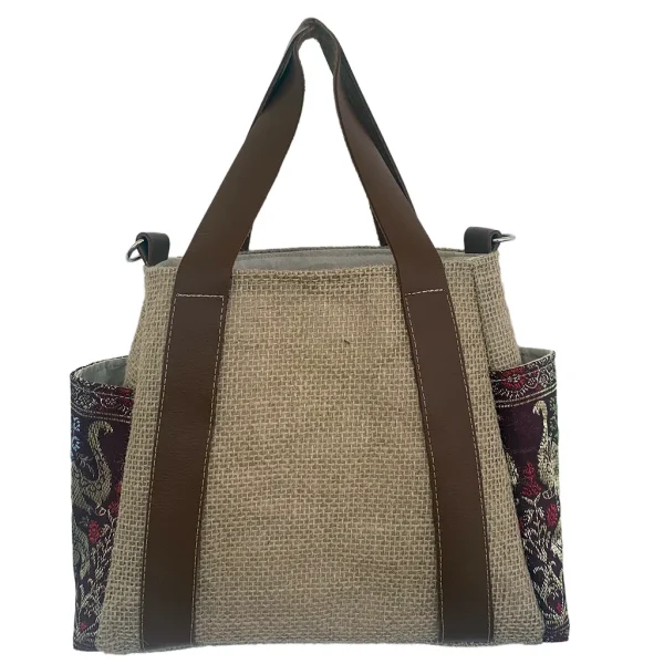 Sac à main artisanal KALIA INDIES MINI en jute beige, simili caramel et tissu ethnique bordeaux, avec logo KL appliqué.