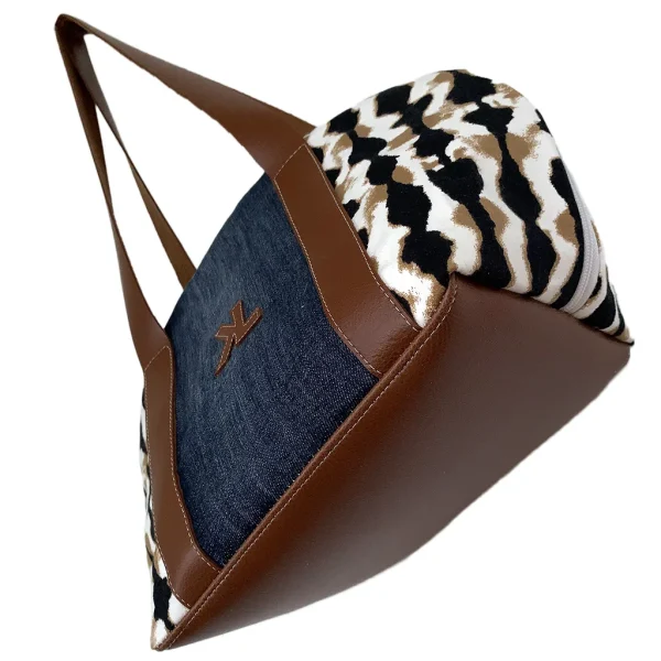 Sac à main artisanal KIMA WILD en denim, cuir caramel et imprimé fauve, fait main en Guadeloupe