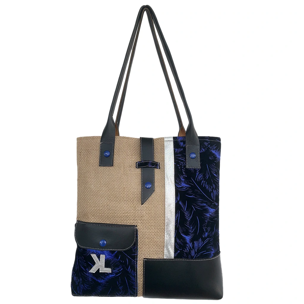 Sac à main artisanal KLARA BLUE en jute, simili noir et tissu bleu nuit à motif feuillage, vu de face