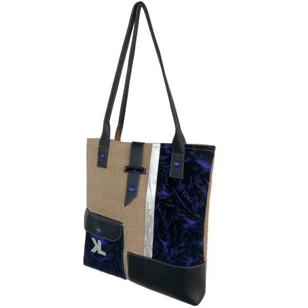 Sac à main artisanal KLARA BLUE en jute, simili noir et tissu bleu nuit à motif feuillage, vu de face