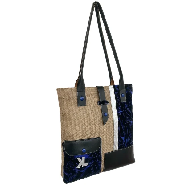 Sac à main artisanal KLARA BLUE en jute, simili noir et tissu bleu nuit à motif feuillage, vu de face